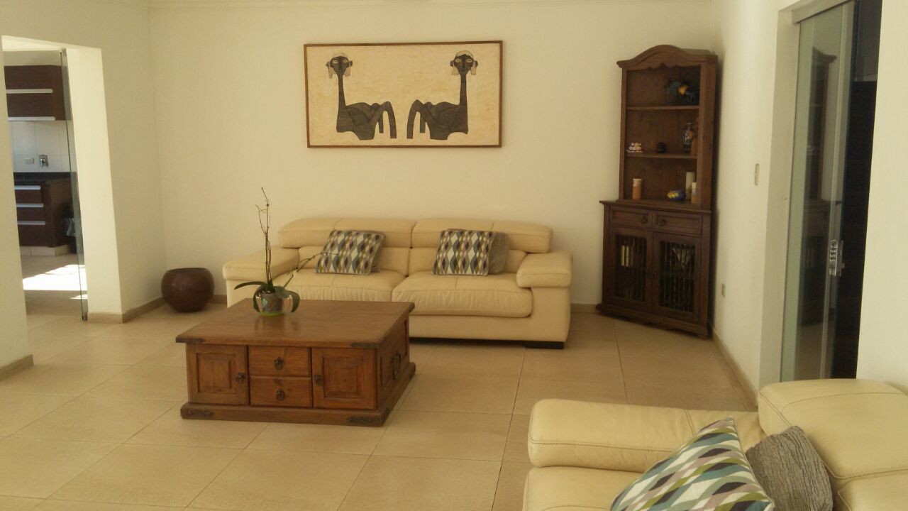 Casa en Las Palmas en Santa Cruz de la Sierra 5 dormitorios 5 baños  Foto 5