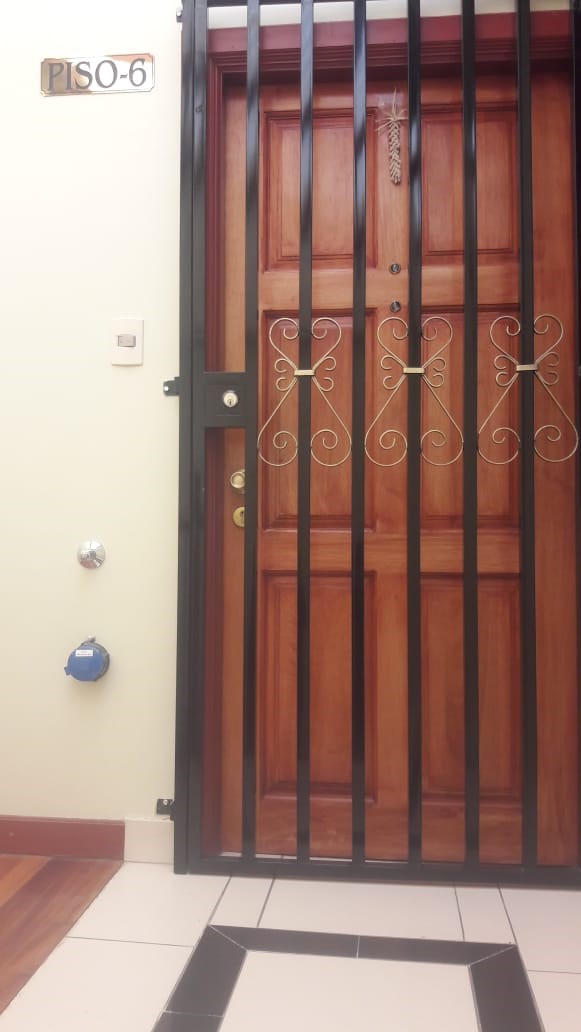 Departamento en VentaVILLA FATIMA, CALLE VIRGEN DEL CARMEN Nº 1425, EDIFICIO “GUTIERREZ BLANCO”, PISO 6. UNA CUADRA ARRIBA DEL EX SURTIDOR, FRENTE A FÁBRICA AMETEX. Foto 2