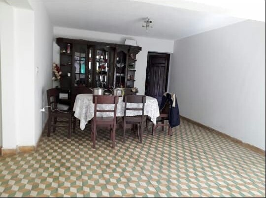 Casa en Quillacollo en Cochabamba 6 dormitorios 3 baños 2 parqueos Foto 2