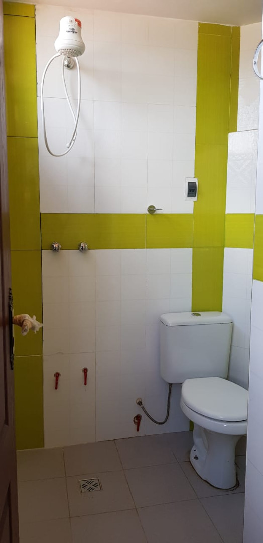 Departamento Av. Villazon km 5.5 acera sud. Sobre la avenida Foto 6