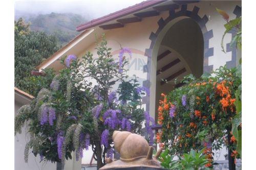 Casa en Villa Fatima en La Paz 6 dormitorios 5 baños 10 parqueos Foto 8