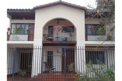 Casa en Entre 4to y 5to anillo Este en Santa Cruz de la Sierra  4 baños 1 parqueos Foto 1