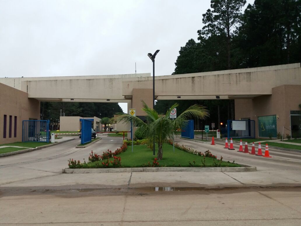 Casa en AlquilerINMOBILIARIA ofrece; En alquiler casa en condominio, zona norte av. Banzer  km 10  Foto 13