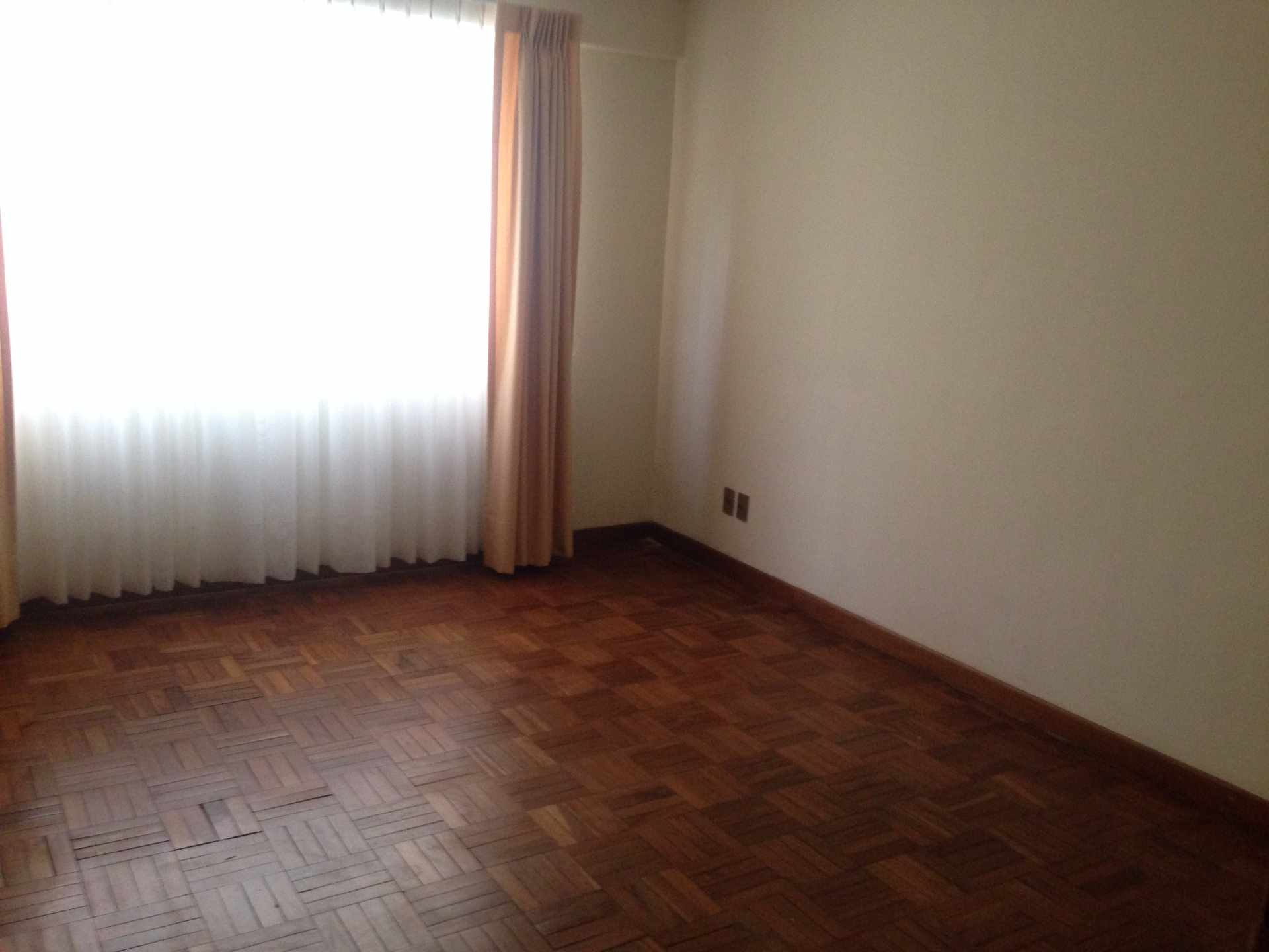 En Alquiler a $us 530 Foto 7