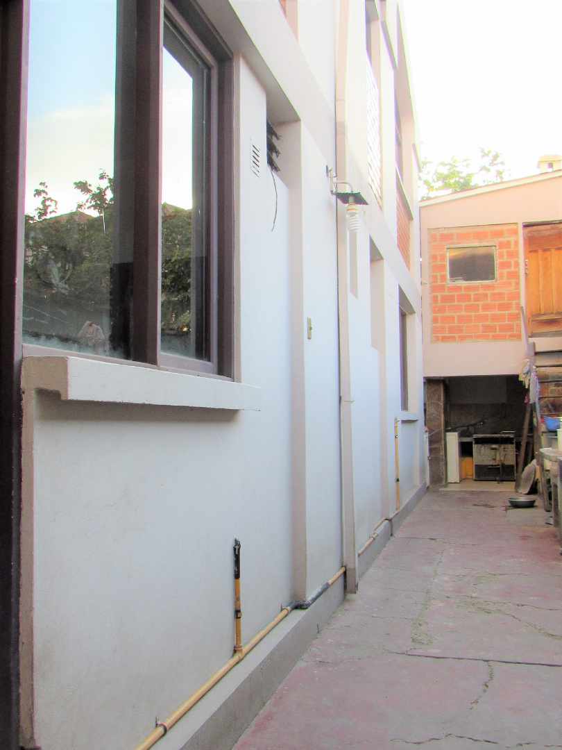 Casa en Cala Cala en Cochabamba 5 dormitorios 3 baños 2 parqueos Foto 4