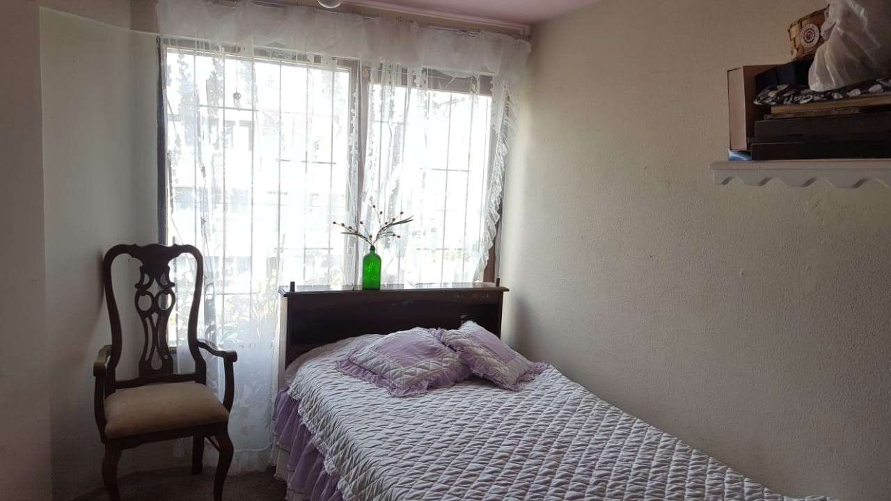 Casa en Queru Queru en Cochabamba 4 dormitorios 4 baños 2 parqueos Foto 8