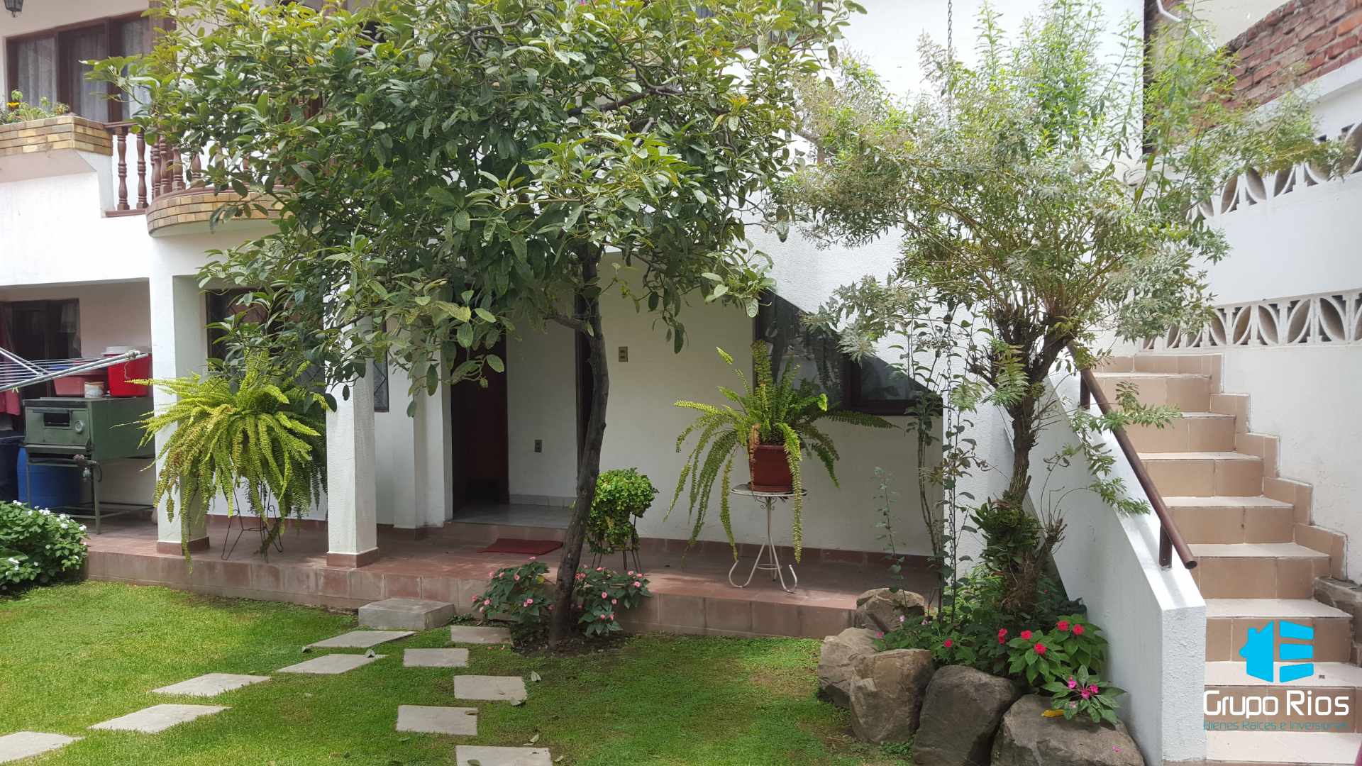 Casa en VentaAvenida circunvalación cerca a la universidad católica boliviana una cuadra al norte Foto 11
