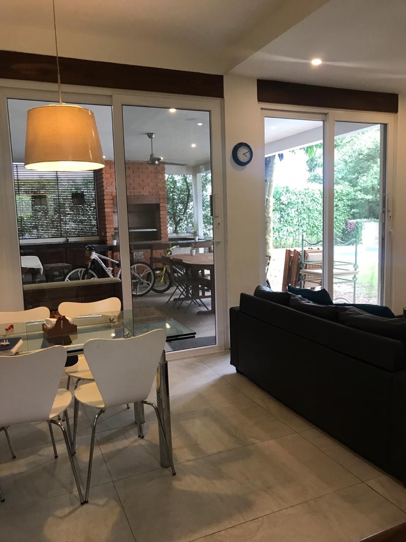 Casa en AlquilerAvda Pirai y 5to anillo 4 dormitorios 6 baños 3 parqueos Foto 6