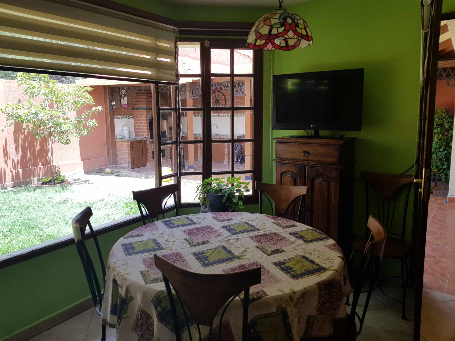 Casa en Sarco en Cochabamba 4 dormitorios 4 baños 3 parqueos Foto 6