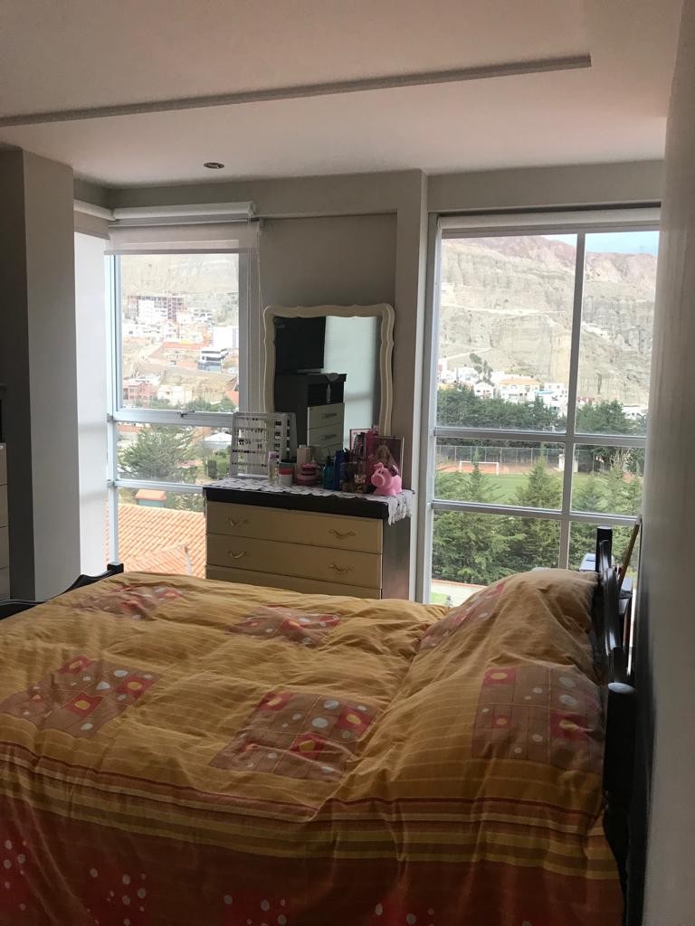 Departamento en Cota Cota en La Paz 3 dormitorios 3 baños 1 parqueos Foto 7