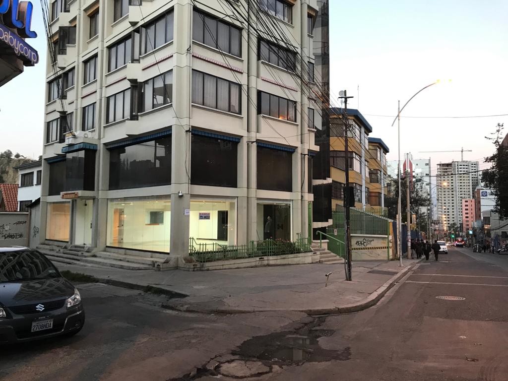 En Alquiler a $us 2,200 Foto 2