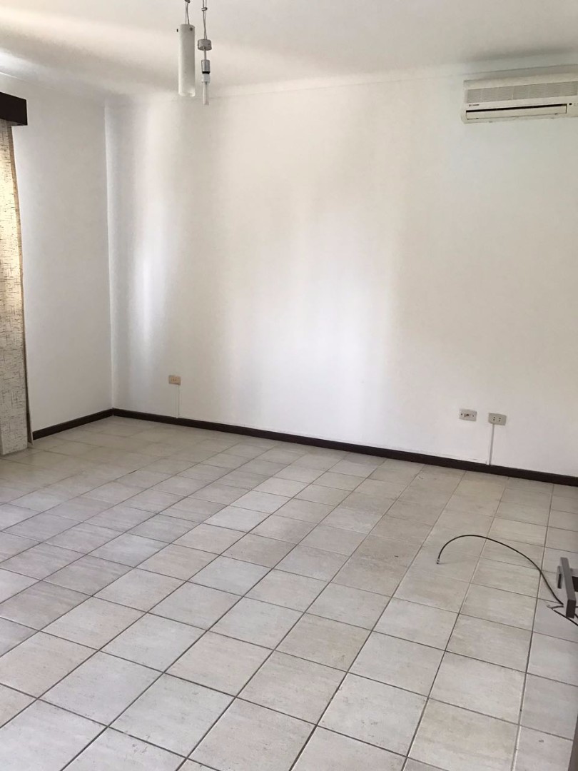 Departamento en Entre 4to y 5to anillo Norte en Santa Cruz de la Sierra 4 dormitorios 5 baños 2 parqueos Foto 4