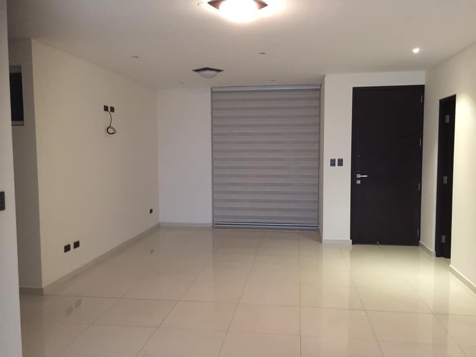 Departamento en AlquilerAv. America, esquina Villarroel. Edificio Portal Foto 2