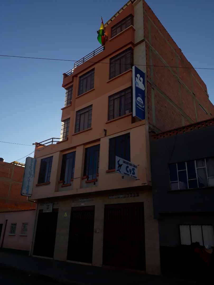 Local comercial en Ciudad Satélite en El Alto  4 baños  Foto 2