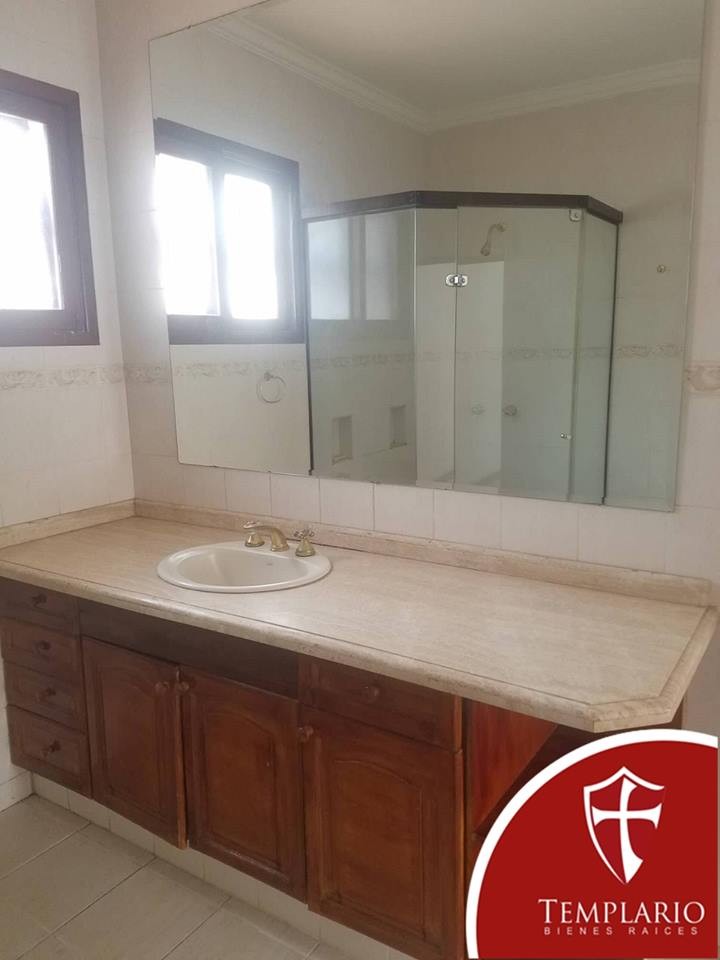 Casa en AlquilerZona Equipetrol entre 3er y 4to Anillo

 Foto 14