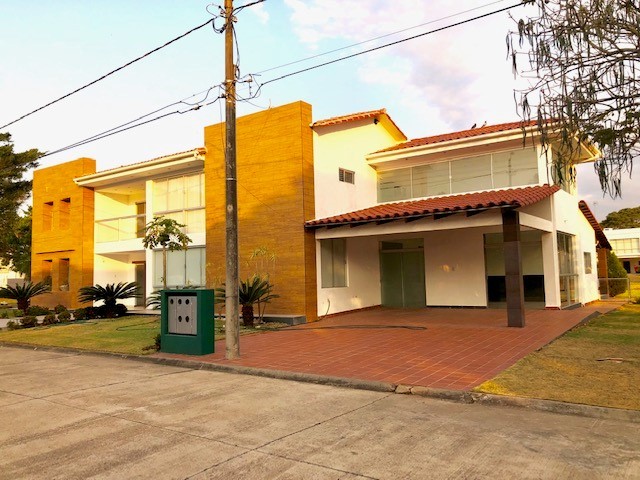 Casa en AnticréticoCONDOMINIO POLO COUNTRY Foto 18