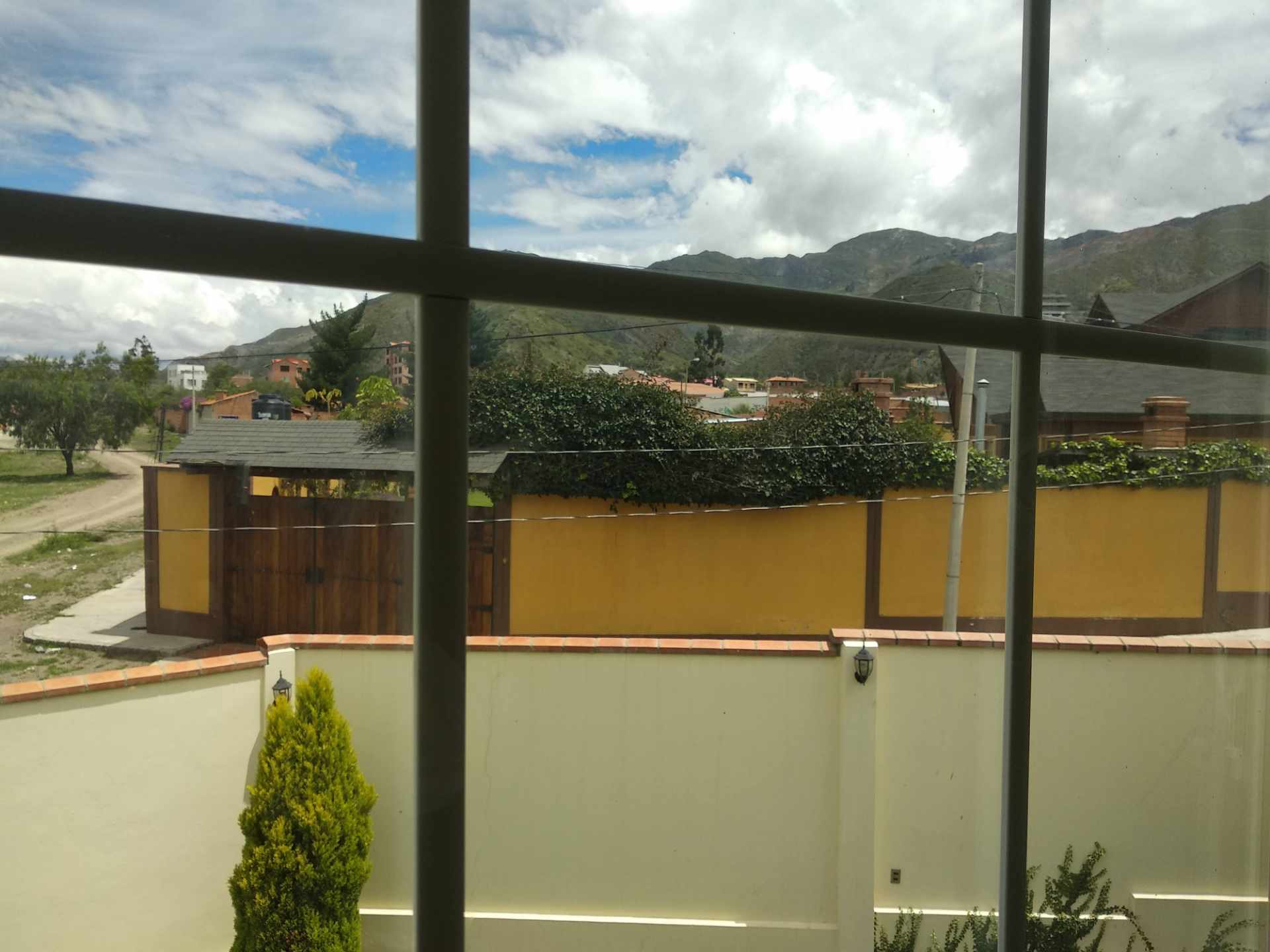 Casa en Mecapaca en La Paz 4 dormitorios 3 baños 6 parqueos Foto 11