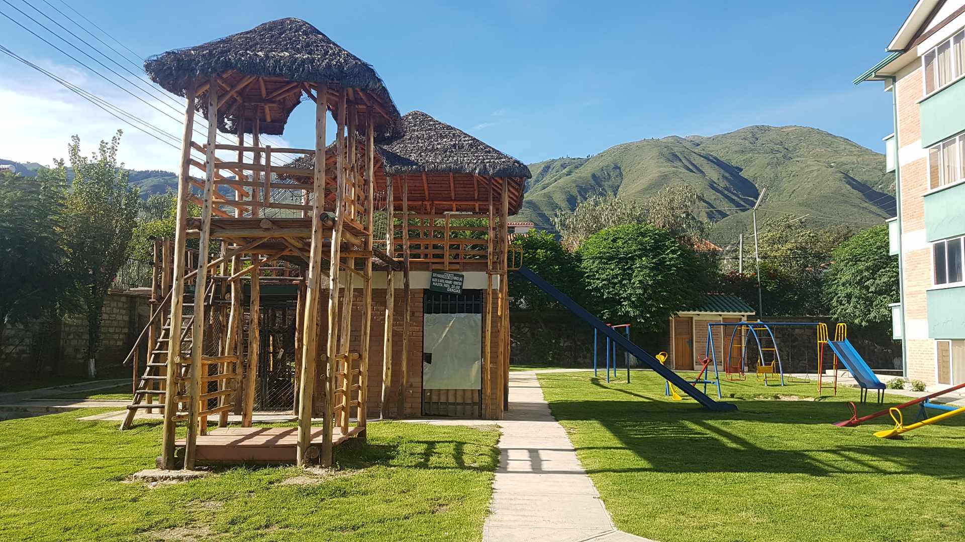 Departamento en AlquilerCondominio Horizonte Av. Circunvalación. Calle innominada 4 dormitorios 2 baños 1 parqueos Foto 9