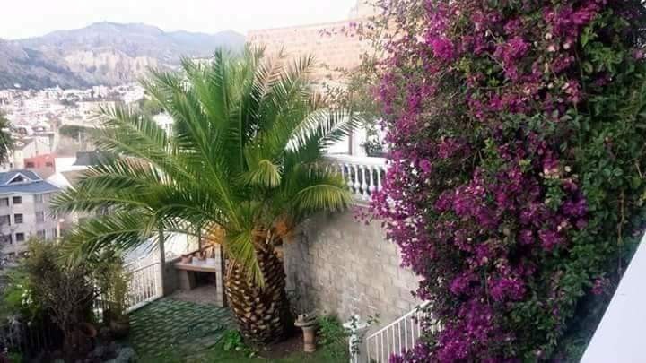 Casa Achumani calle 9 Foto 6