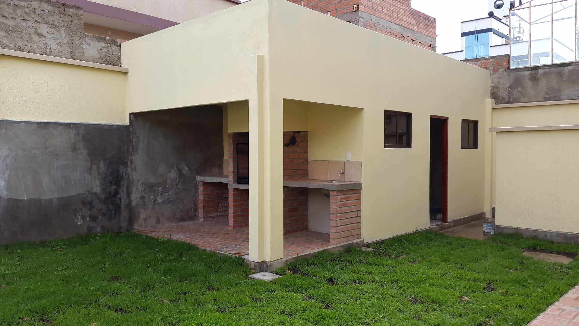Casa en VentaAlto Irpavi, Urb. Virgen De Las Nieves, calle 10. Foto 2