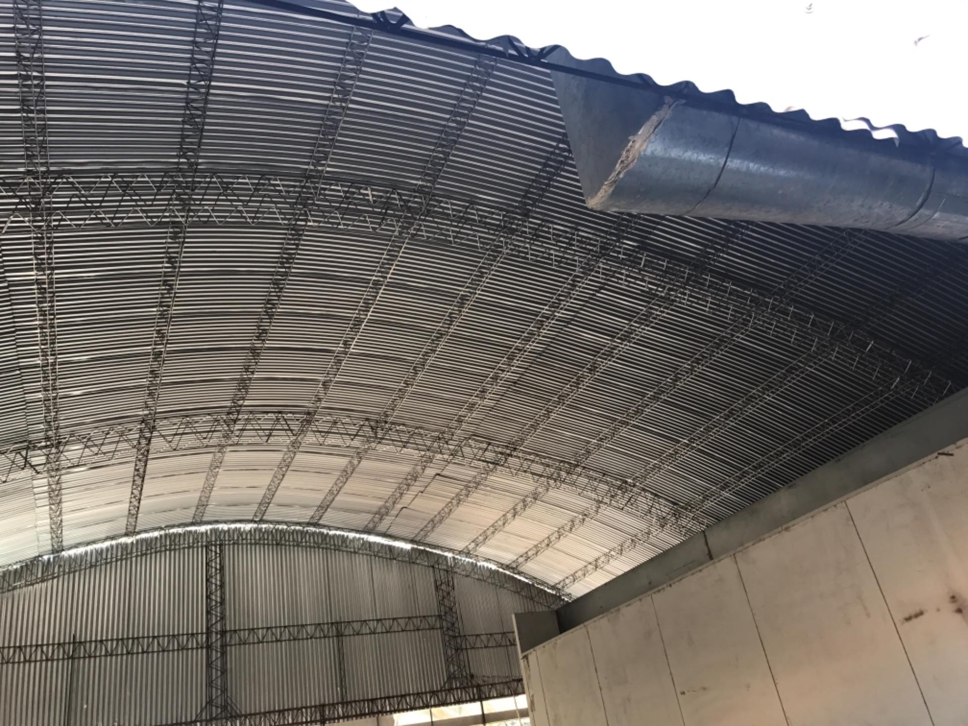 Local comercial Avenida busch entre tercer y cuarto anillo Foto 2