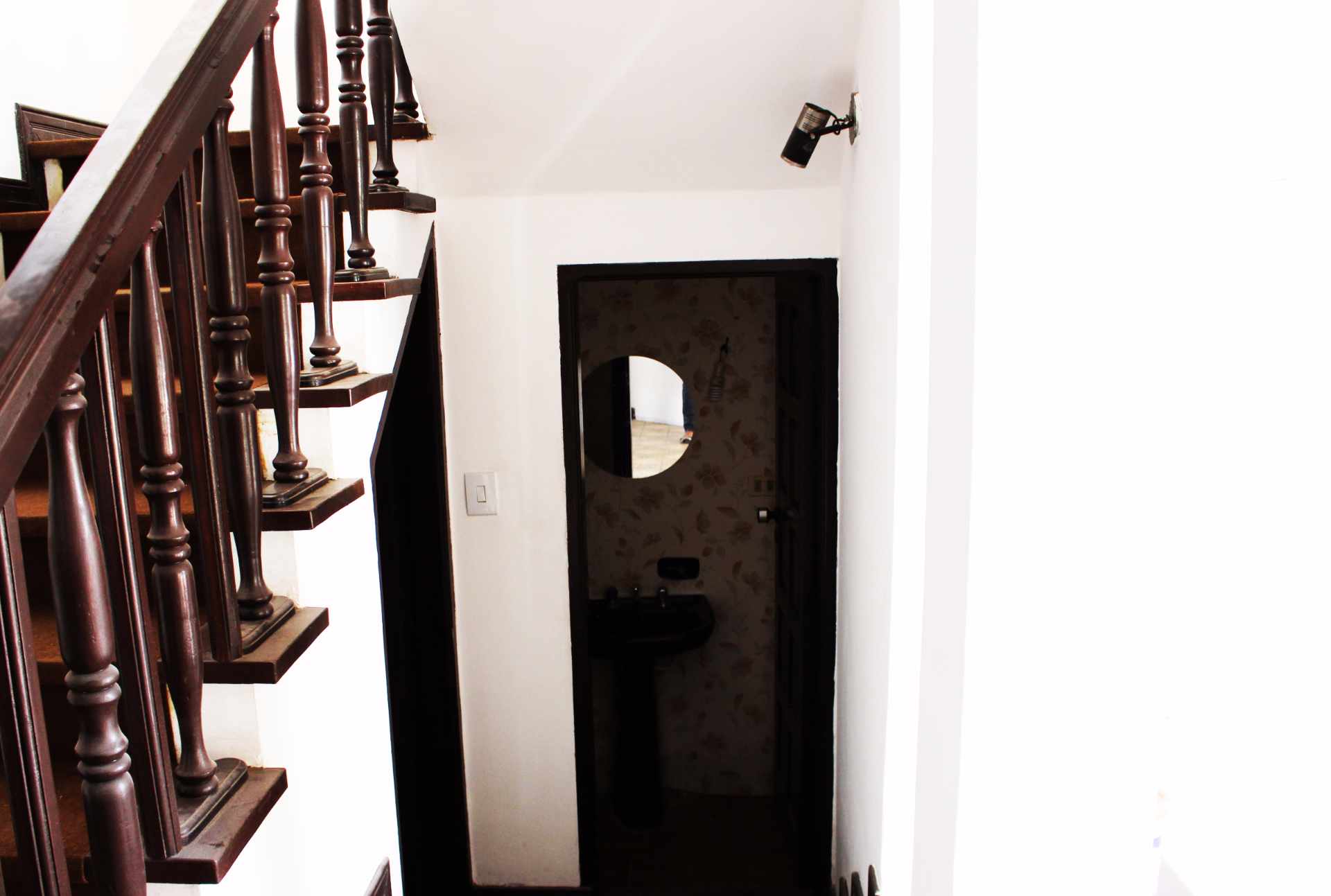 Casa Zona Equipetrol entre 2do y 3er anillo Av. San Martín calle 9 Foto 4