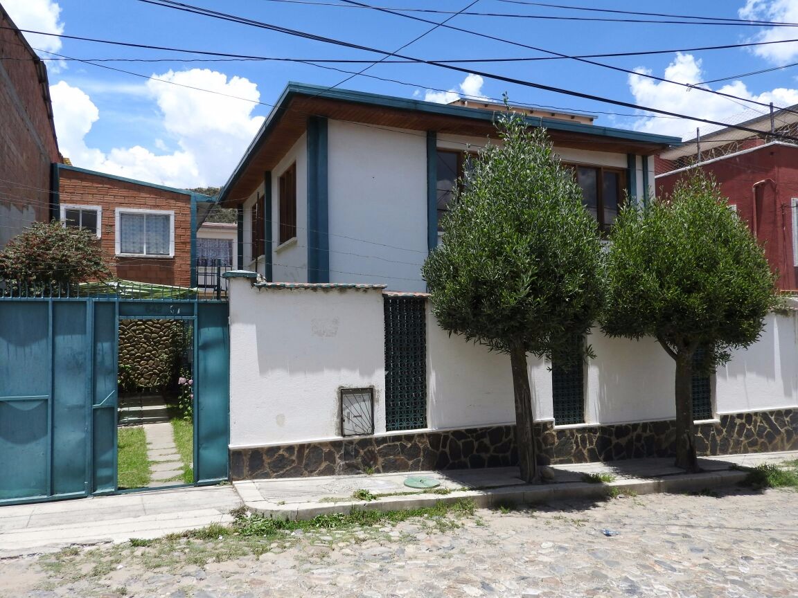 Casa en Alto Obrajes en La Paz  2 baños 2 parqueos Foto 2