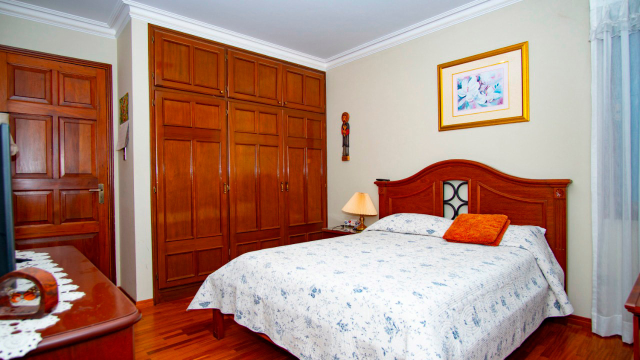 Casa en Temporal en Cochabamba 3 dormitorios 4 baños 3 parqueos Foto 4