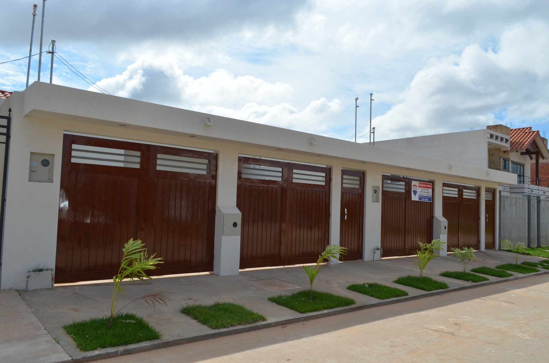 Casa Urbanizacion España - Zona Sur 6to Anillo Foto 1