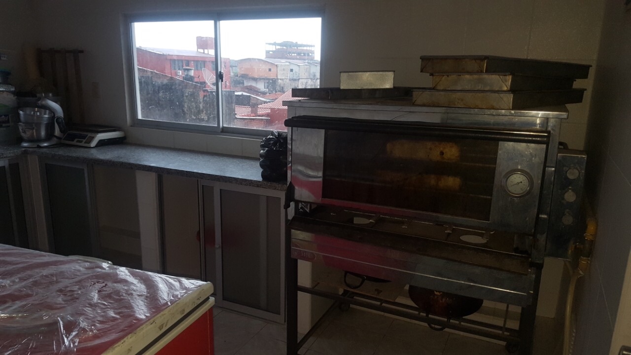 Edificio en VentaEN VENTA Hotel con ALTO FLUJO de huéspedes Calle Florida a 1/2 cuadra de la Av. Cañoto  62 dormitorios 70 baños 30 parqueos Foto 5