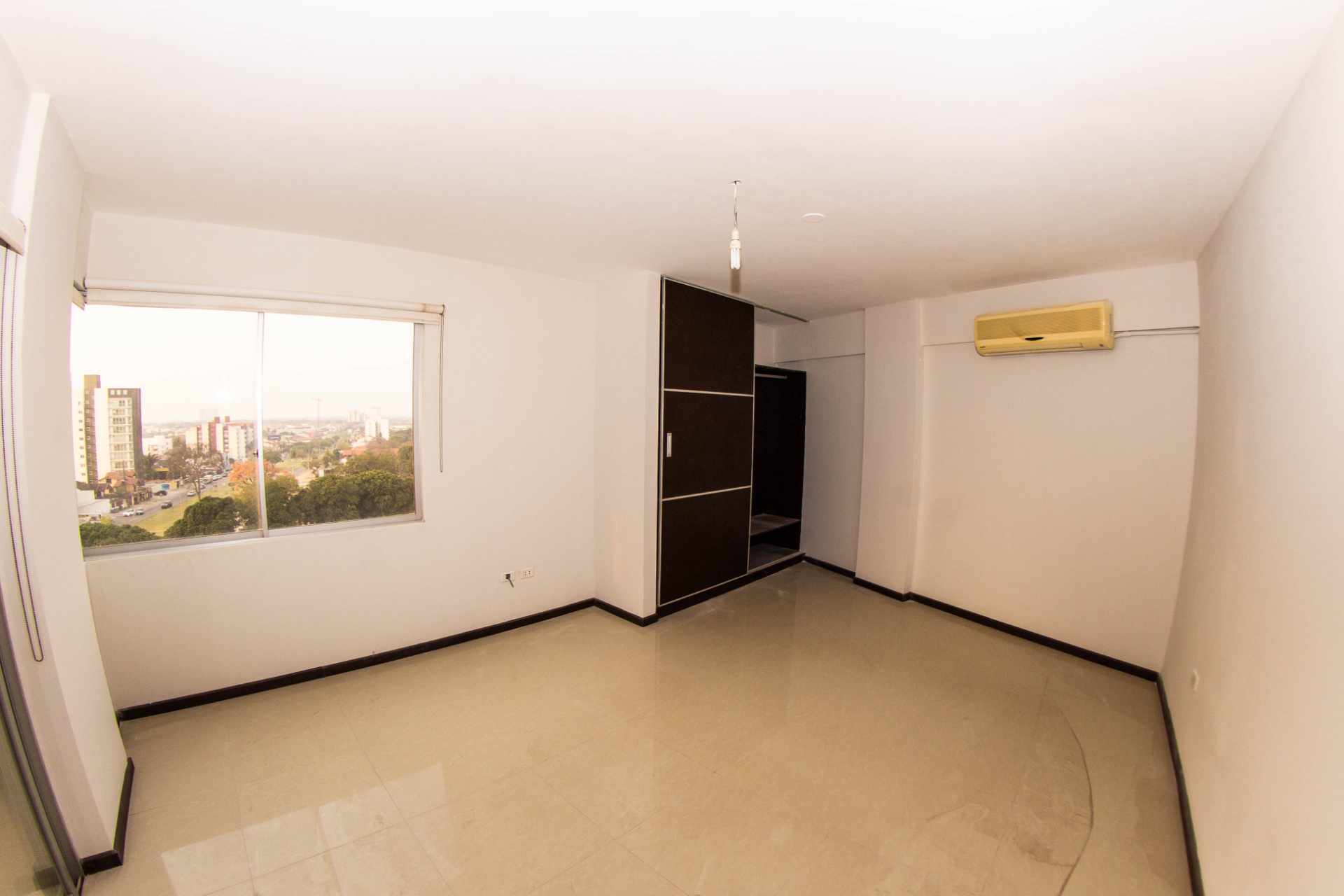 Departamento en VentaAv. Beni 4°anillo. Condominio Jade Foto 6