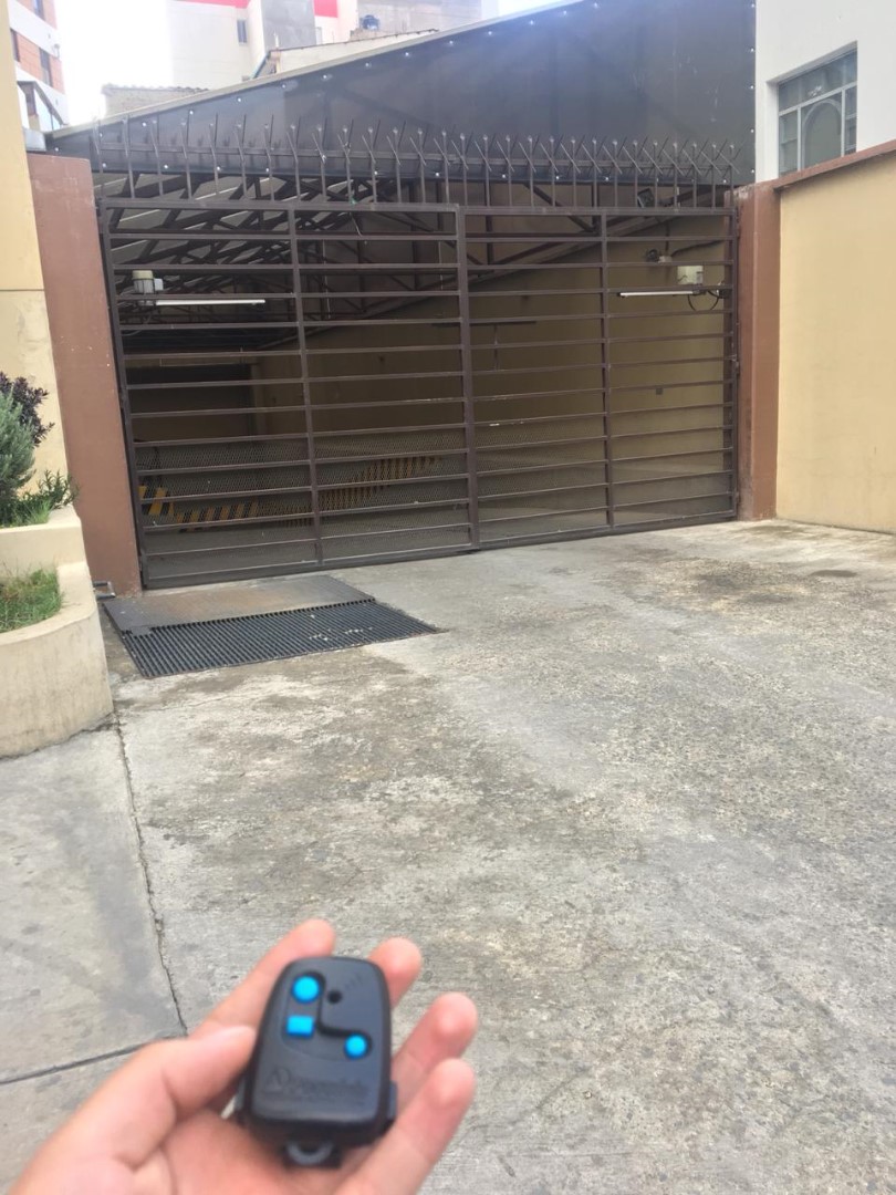 Departamento en Miraflores en La Paz 3 dormitorios 3 baños 1 parqueos Foto 8