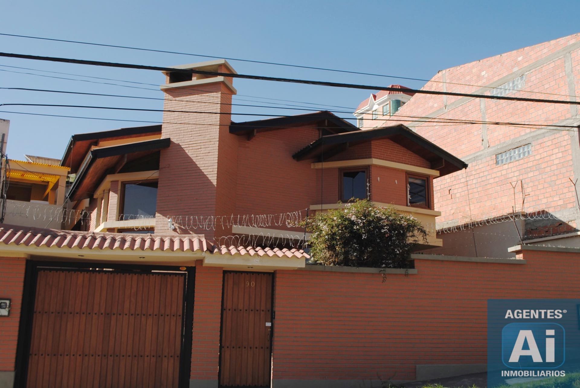 Casa en Cota Cota en La Paz 3 dormitorios 4 baños 3 parqueos Foto 6