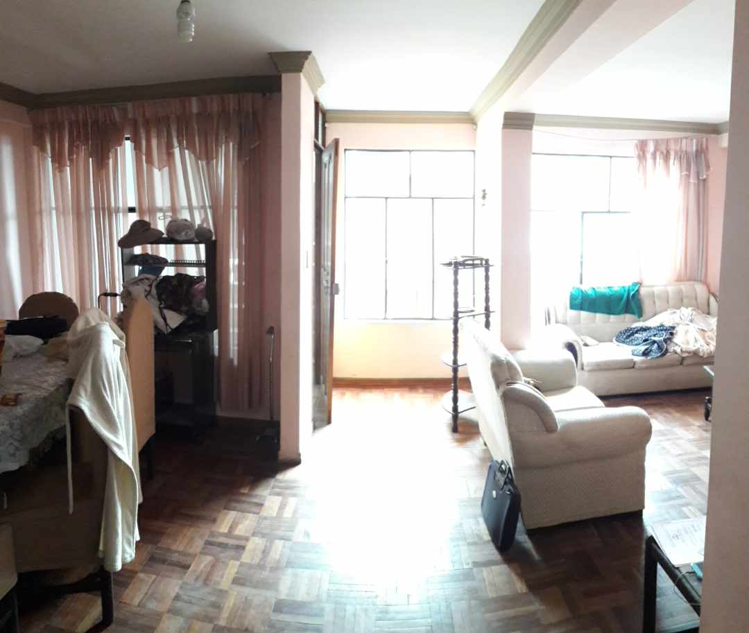 Casa en Sopocachi en La Paz 12 dormitorios 8 baños 3 parqueos Foto 1