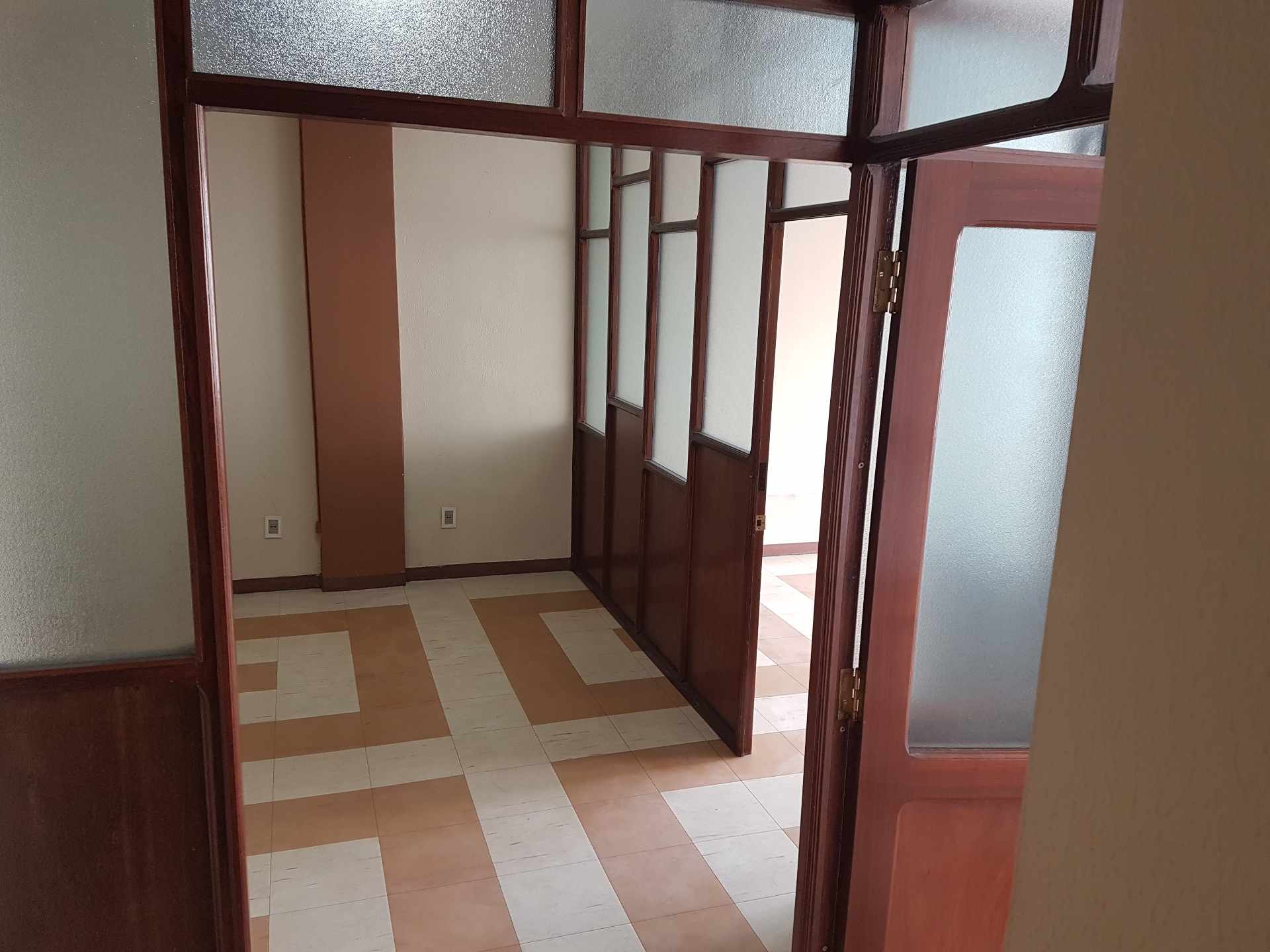 Oficina en AnticréticoAv. Mariscal Sta. Cruz Nº 1285 Edificio Bolivar  pIso 3 of. 302 Foto 7