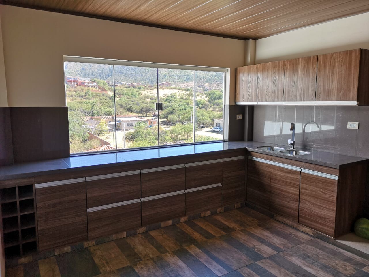 Departamento en VentaBarrio SENAC, Av. Héroes de la Tablada, 6 cuadras antes de Aldeas Infantiles. 3 dormitorios 2 baños 2 parqueos Foto 5