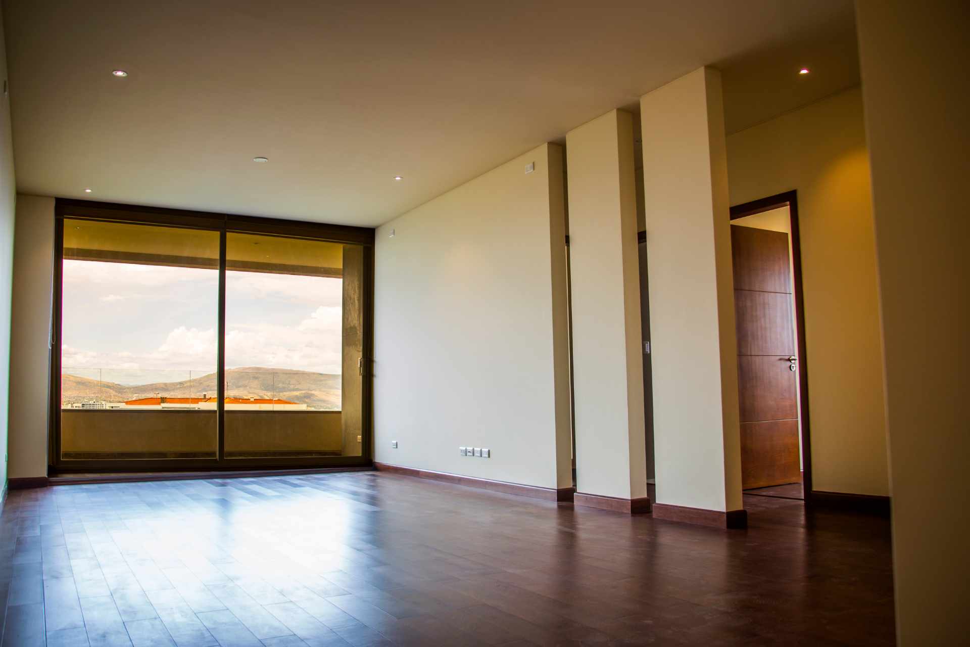 Departamento Parque Fidel Anze, entre Av. Pando y Av. Melchor Urquidi Foto 14