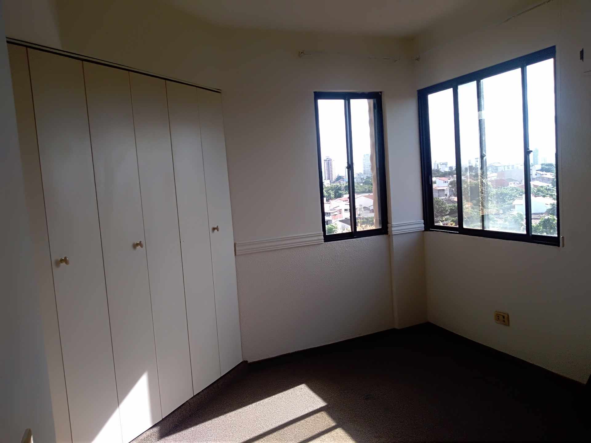 En Alquiler a $us 480 Foto 3