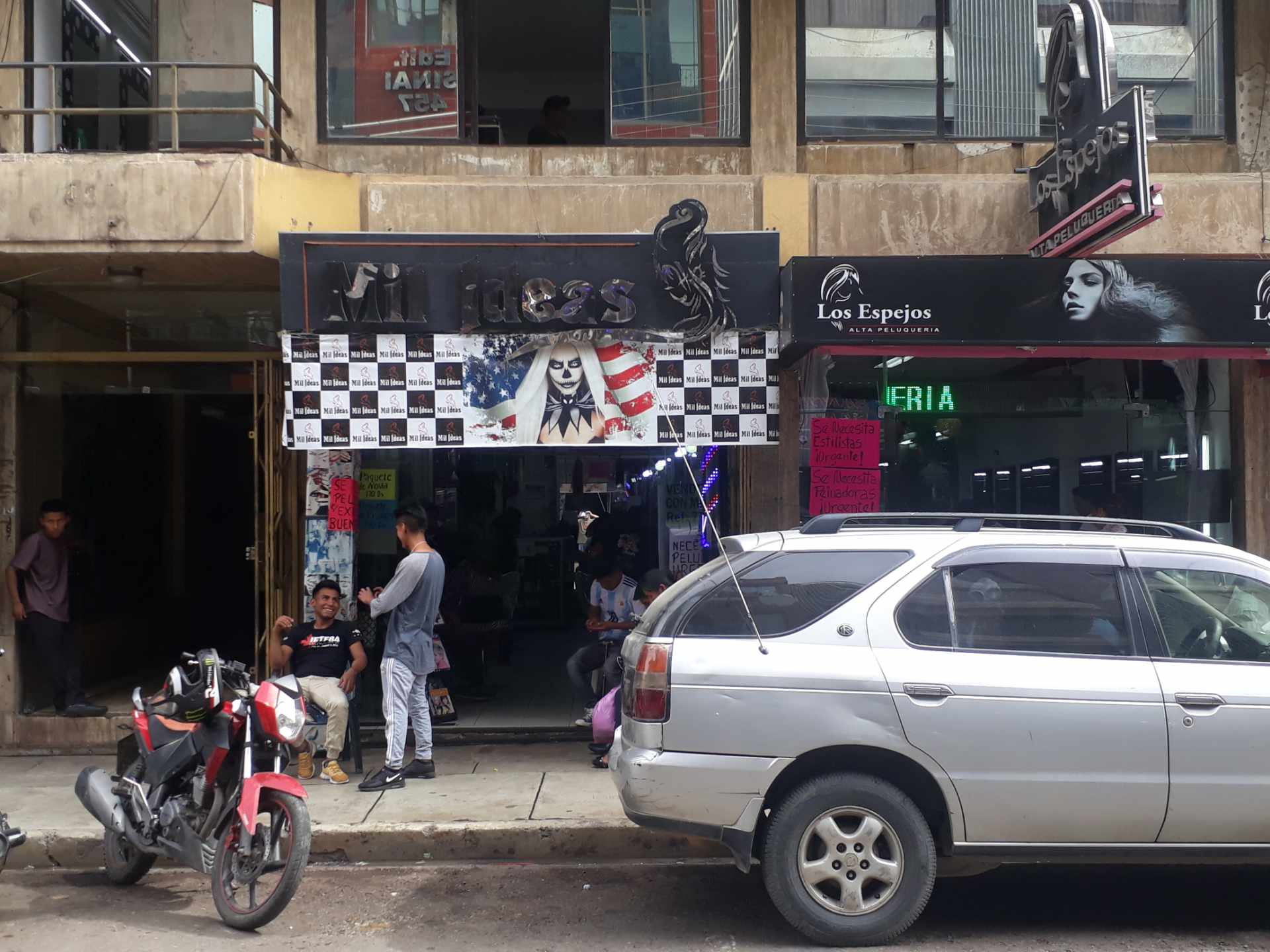 Local comercial en Sudoeste en Cochabamba  2 baños  Foto 2