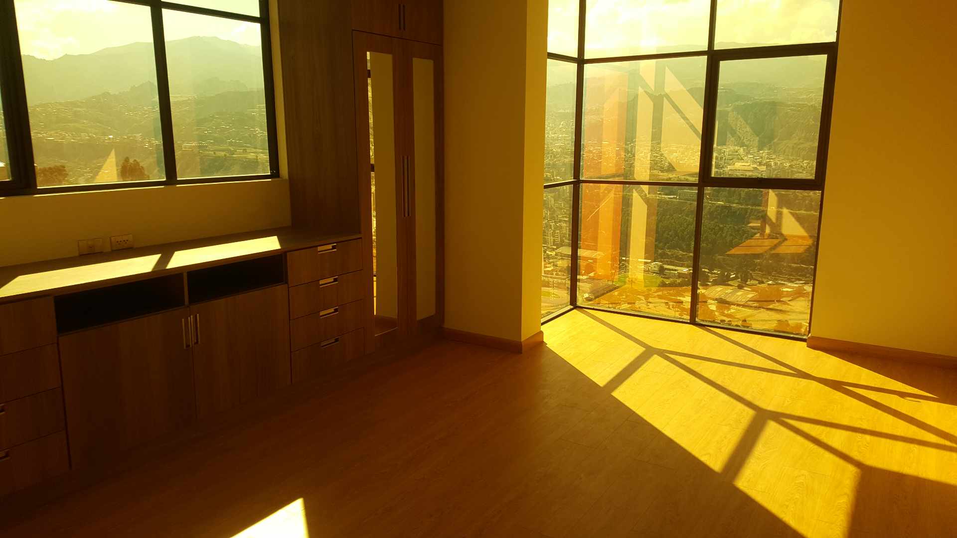 Departamento en VentaUrb. Priv. San Alberto. Bella Vista. Zona Sur. Edif. TABORGA II. 3 dormitorios 4 baños 1 parqueos Foto 9