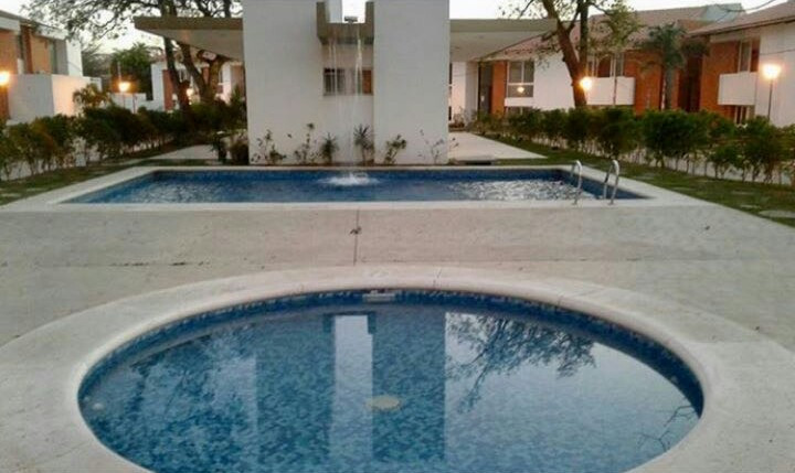 Casa en VentaCONDOMINIO COSTA DORADA
4to anillo, entre Av. Banzer y Radial 27. Calle San Pedro y Hebreos. Foto 4