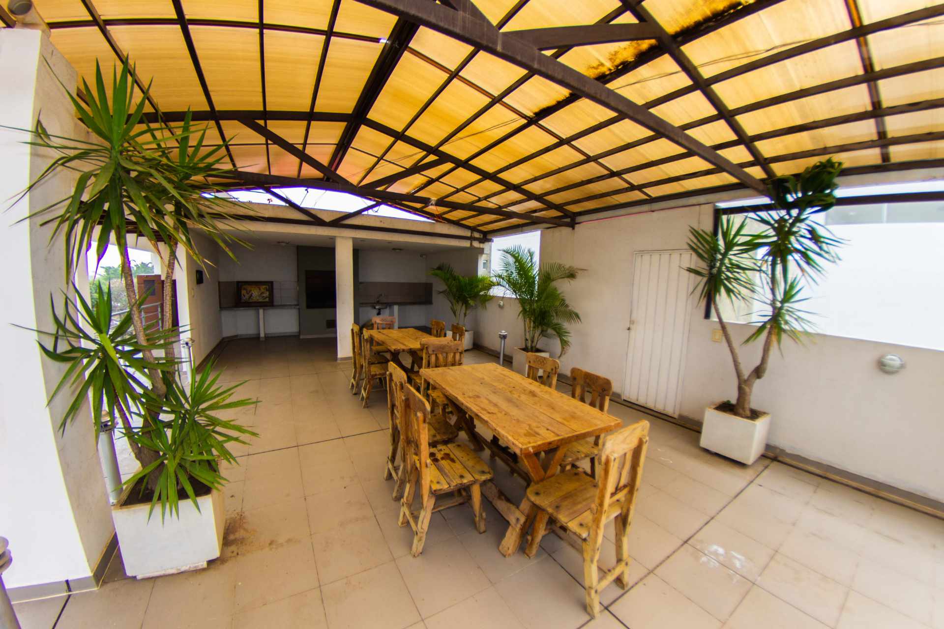 Departamento en VentaCondominio Portofino, zona Equipetrol entre Av. San Martín y Canal Isuto 1 dormitorios 1 baños 1 parqueos Foto 8