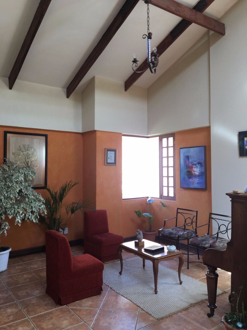 Casa en Mallasilla en La Paz 6 dormitorios 6 baños 4 parqueos Foto 3