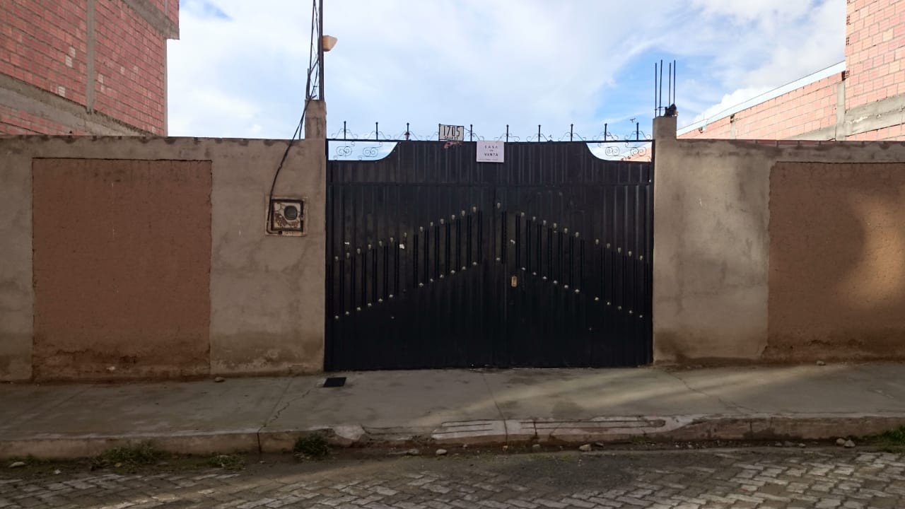 Casa Villa Adela, ave. Bolivia, calle 23. El Alto Foto 1