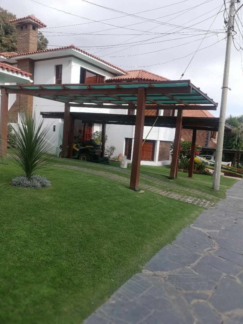 Casa en Mayorazgo en Cochabamba 3 dormitorios 4 baños 3 parqueos Foto 3