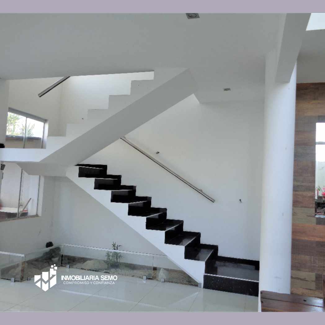 Casa en Entre 3er y 4to anillo Sur en Santa Cruz de la Sierra 3 dormitorios 3 baños 1 parqueos Foto 7