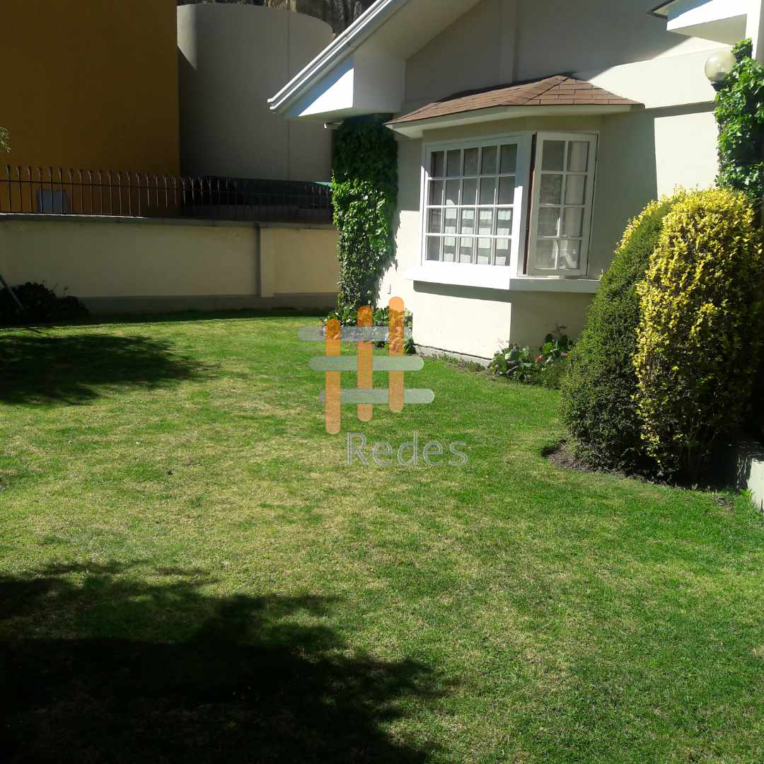 Casa en Achumani en La Paz 3 dormitorios 5 baños 4 parqueos Foto 9