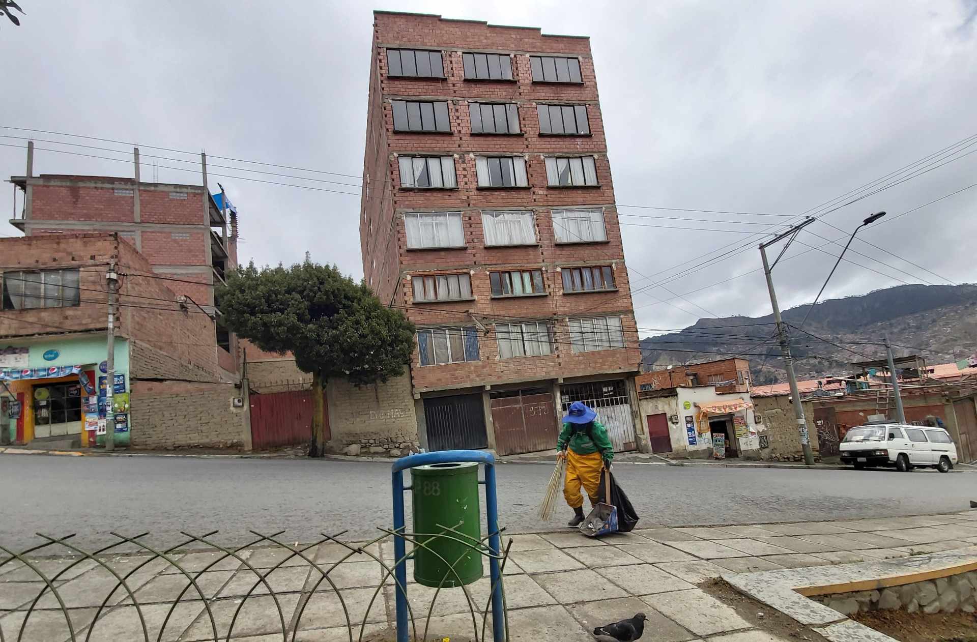 Departamento en Villa Fatima en La Paz 3 dormitorios 2 baños  Foto 1