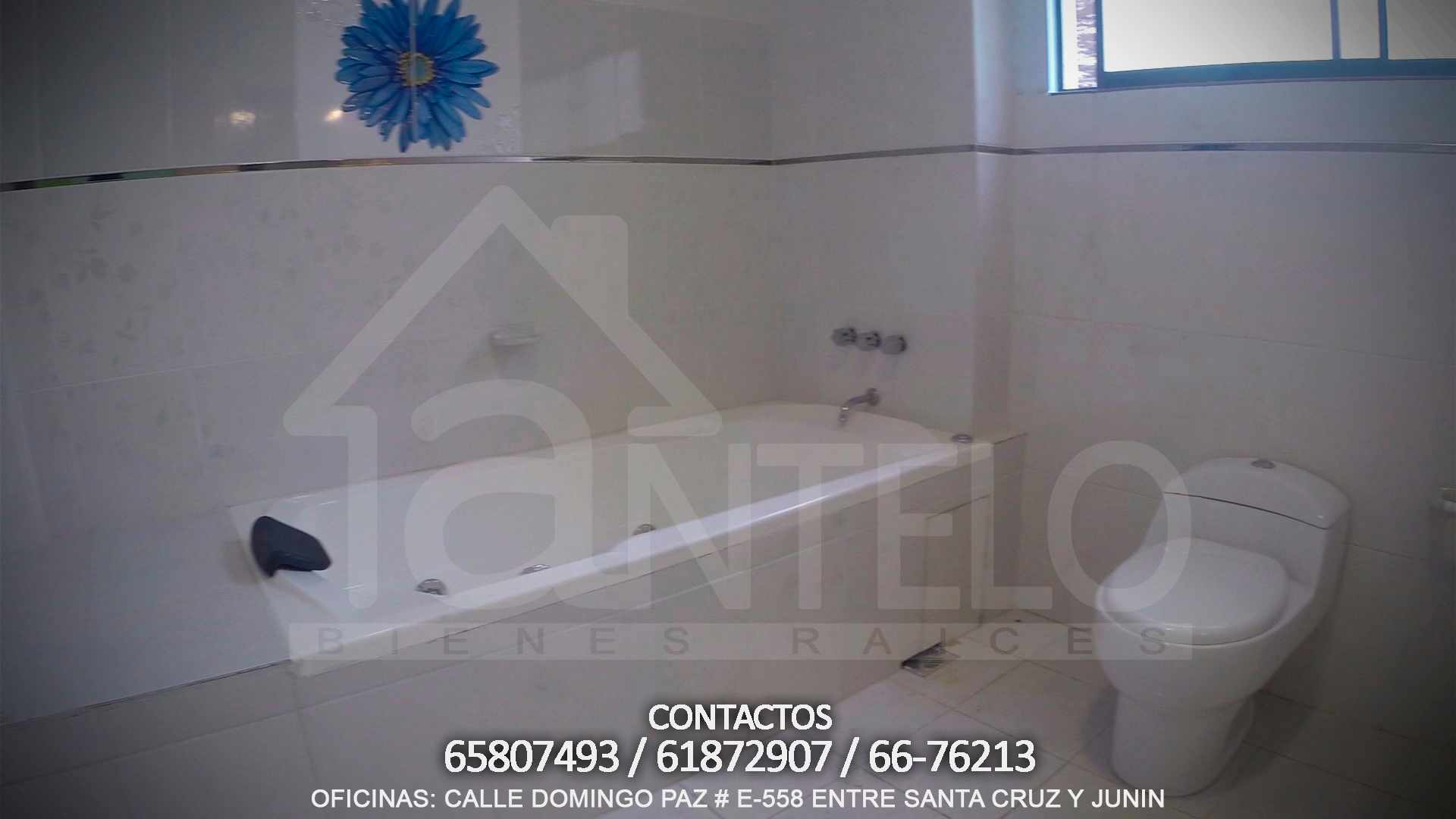 Casa en San Gerónimo en Tarija 4 dormitorios 4 baños 3 parqueos Foto 3