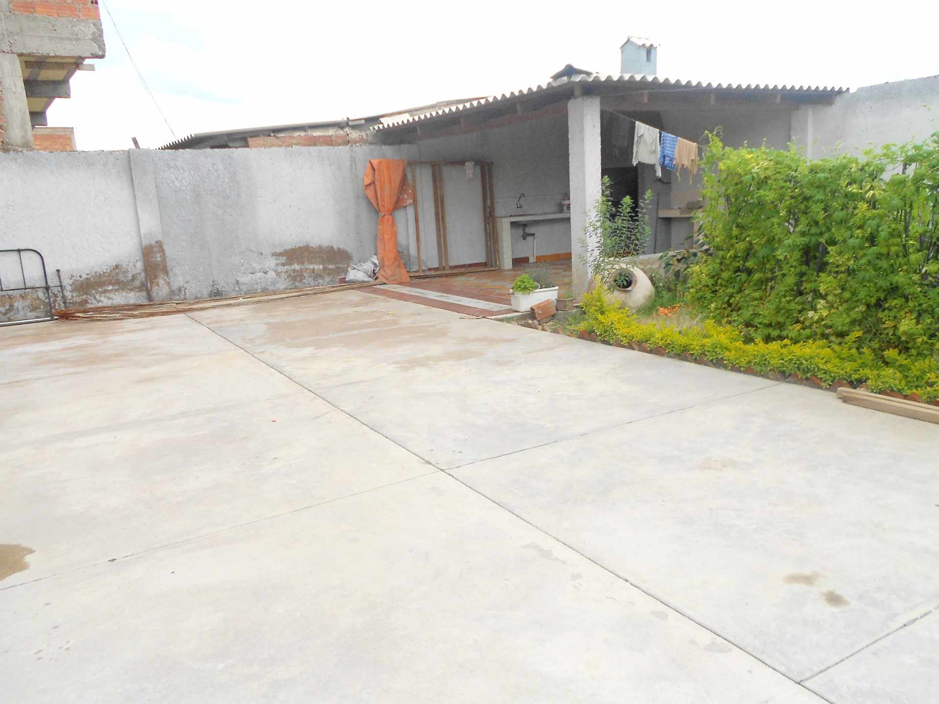 Casa en Colcapirhua en Cochabamba 6 dormitorios 2 baños 7 parqueos Foto 8